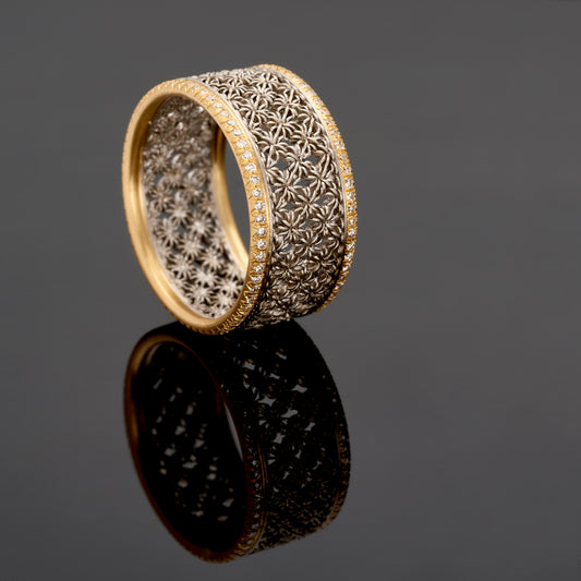 Wide Damask Pavé Band