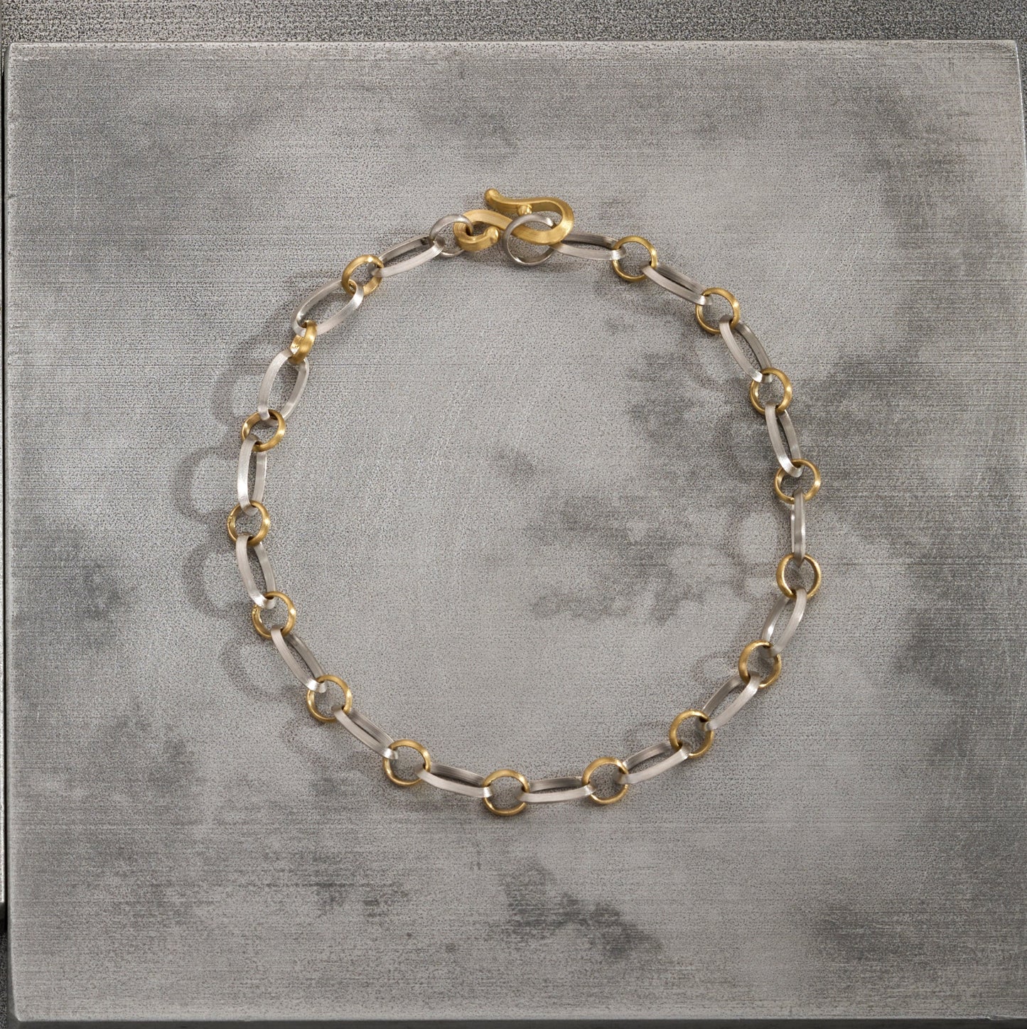 Oval and Round Links Bracelet