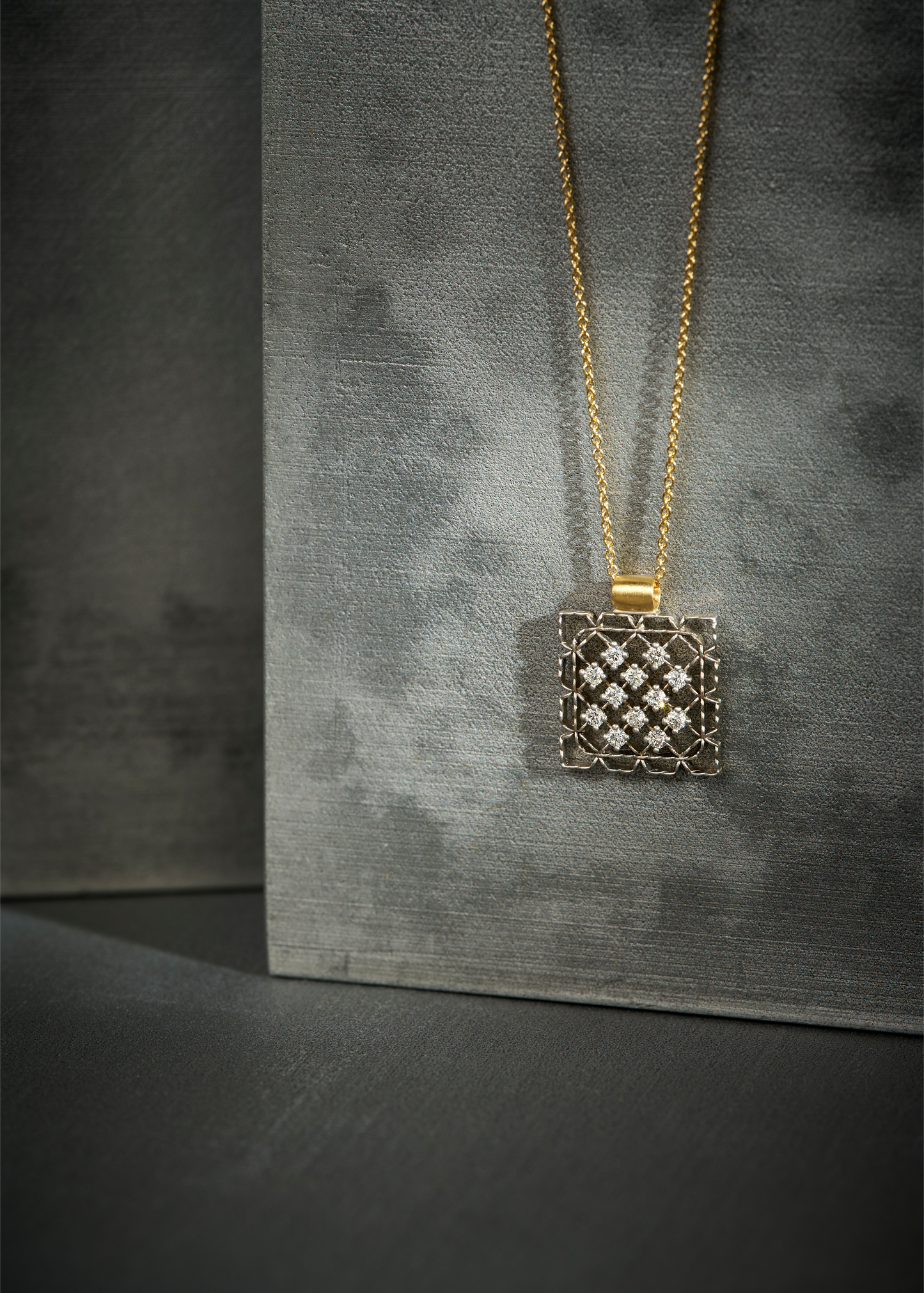 Lacy Frame Diamond Necklace