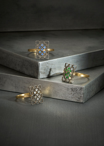 Airy Ring with Tsavorite Garnets