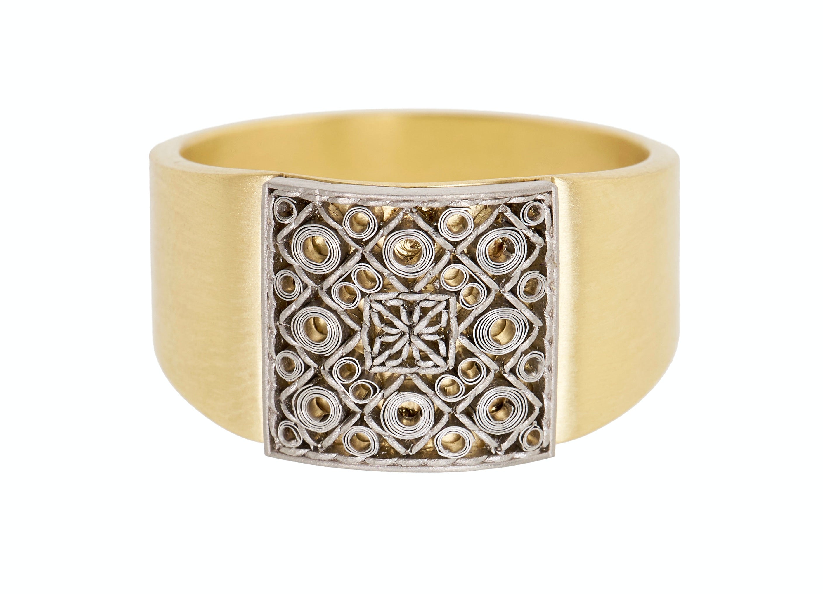 Insignia Ring | nikollë radi