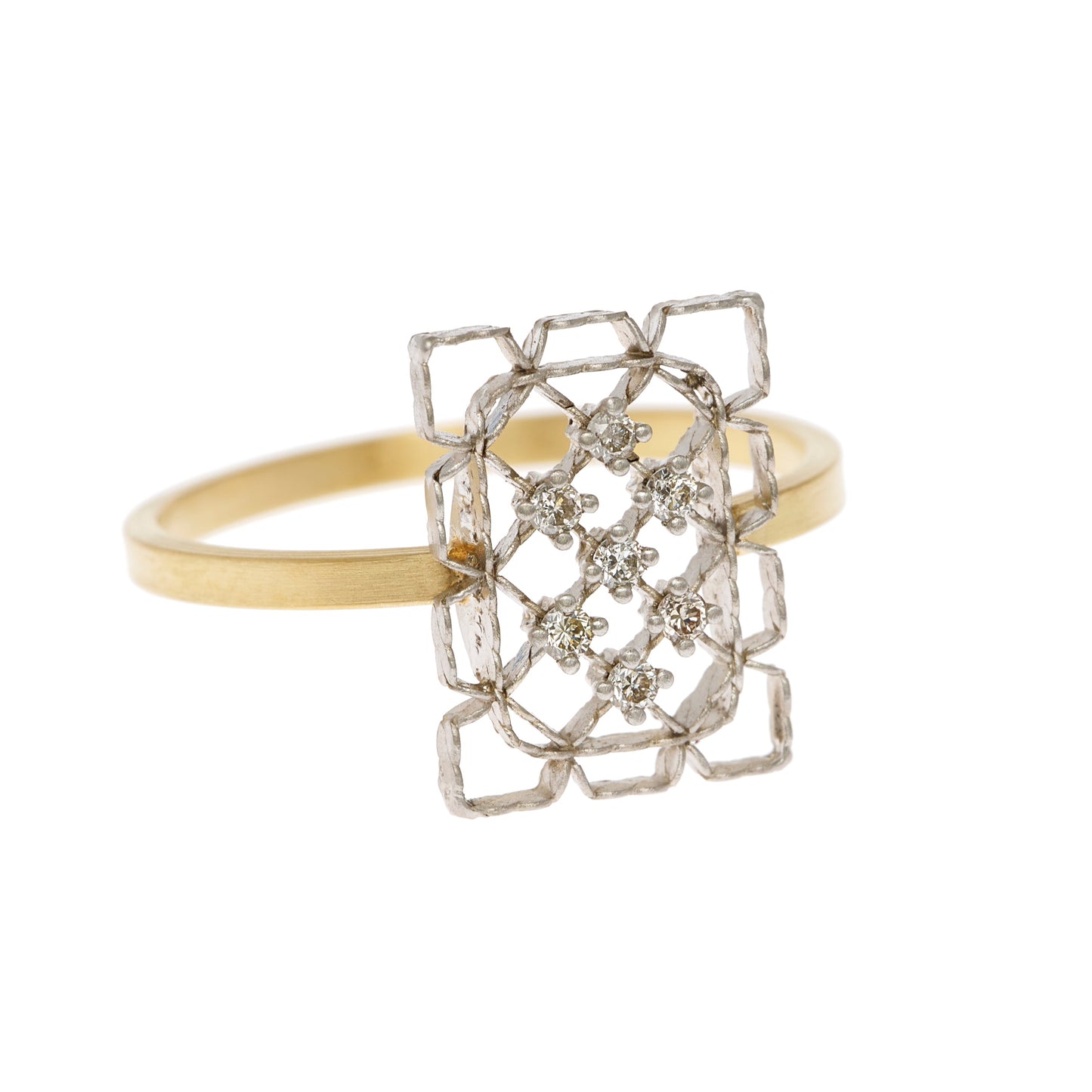 Airy Ring with Diamonds