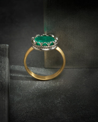 Oval Emerald Ring